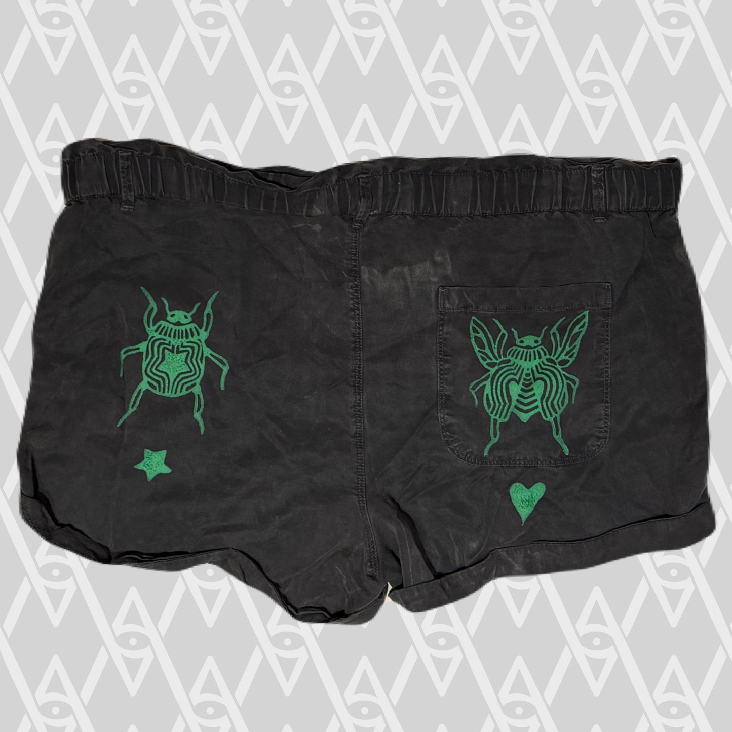 Beetle Shorts Size L