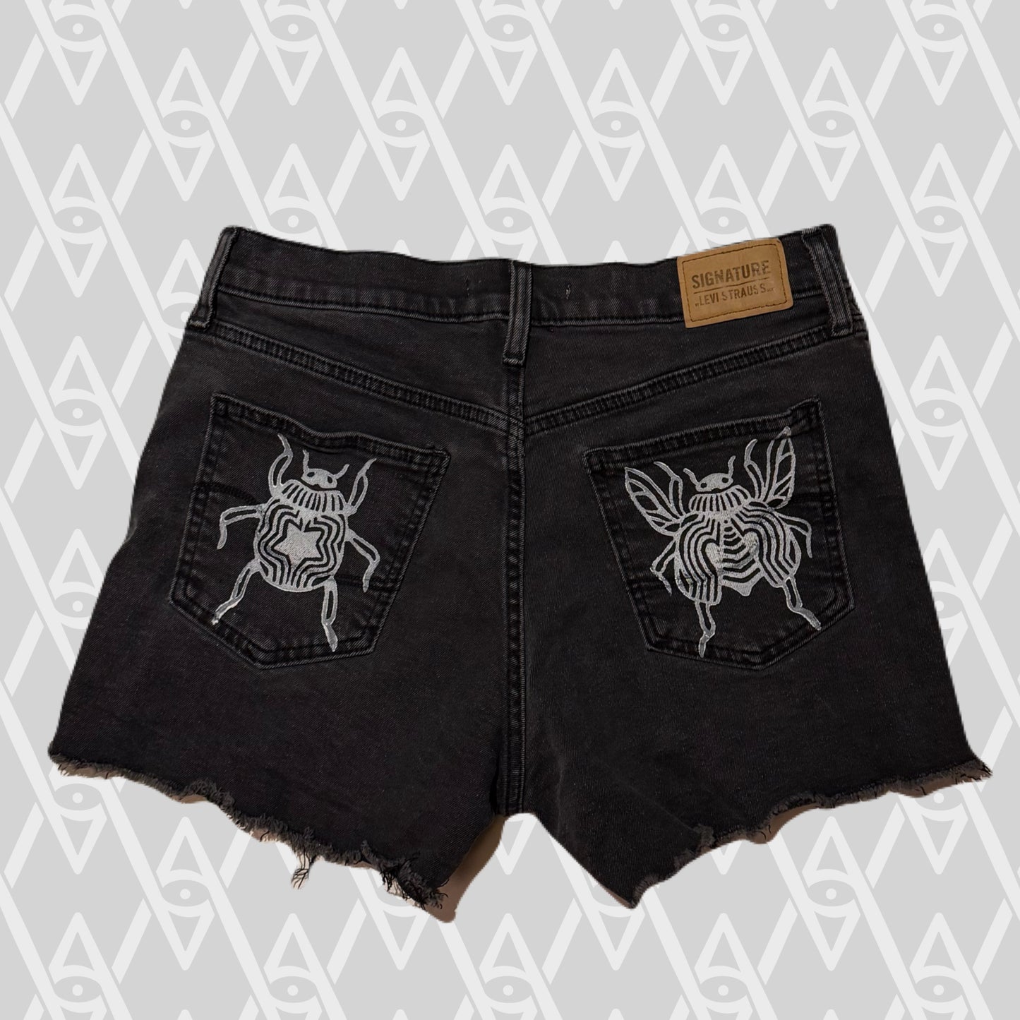 Beetle Shorts Size 8