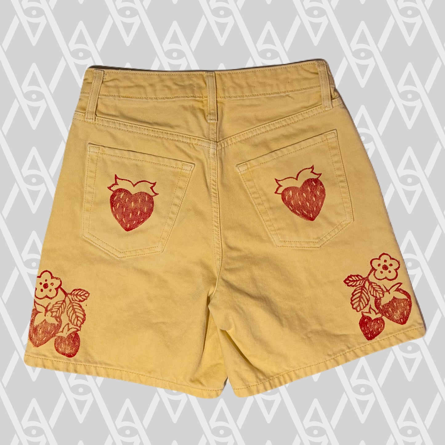Strawberry Shorts Size 00