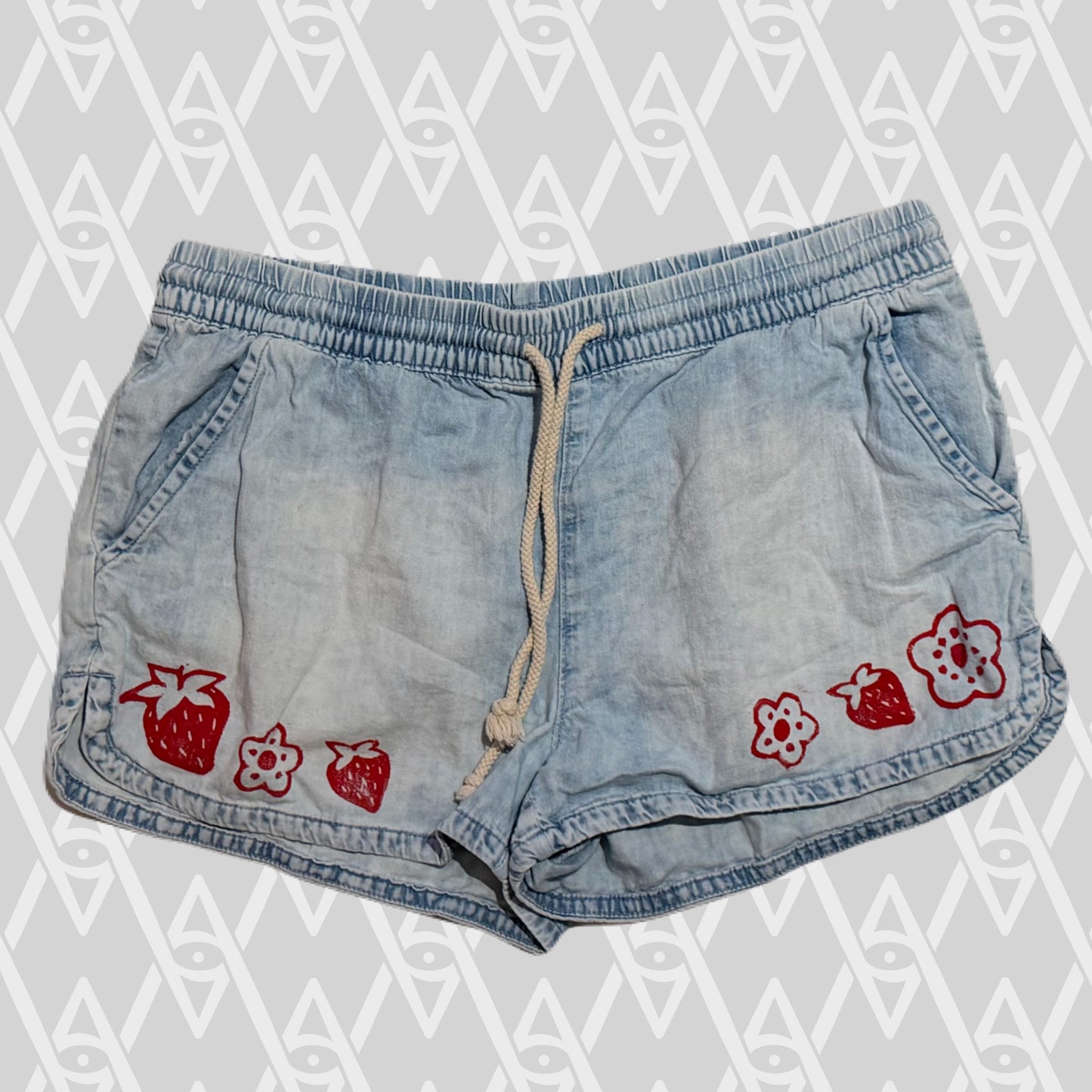 Strawberry Shorts Size M