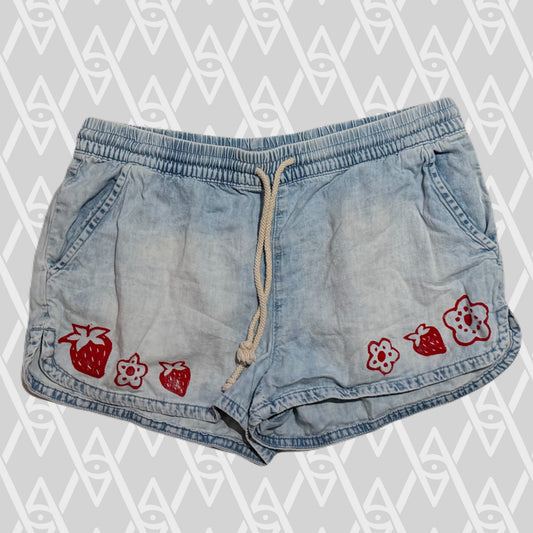 Strawberry Shorts Size M