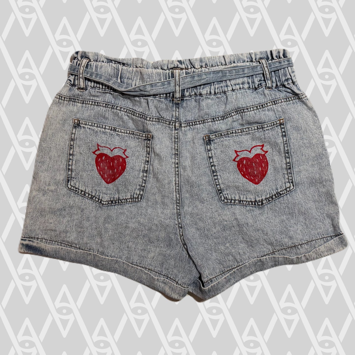 Strawberry Shorts Size L