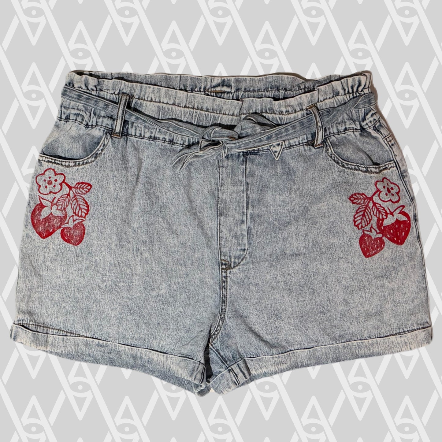 Strawberry Shorts Size L
