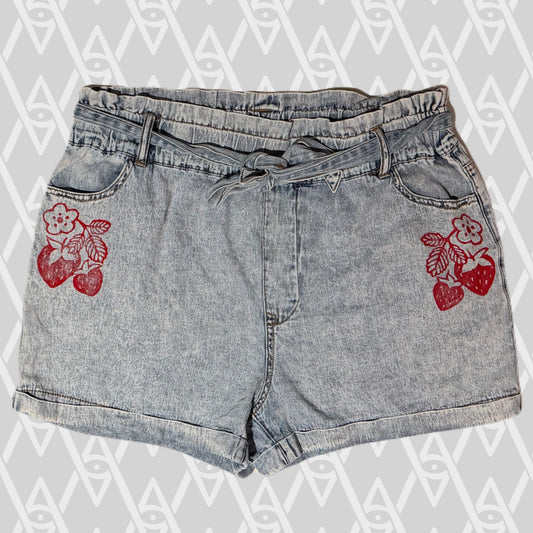 Strawberry Shorts Size L