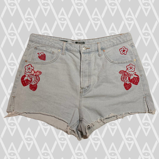 Strawberry Shorts Size 14